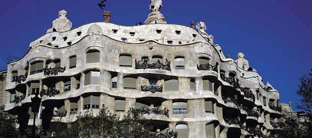 Casa Milà by Antoni Gaudí