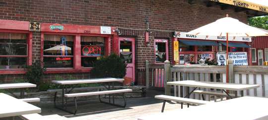 B.B.’s Lawnside BBQ