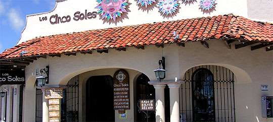 Store front of 5 Soles